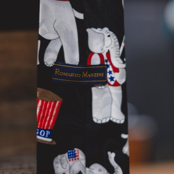 🐘 Men’s Navy Blue Elephant-Themed Necktie – GOP/Political Design 🐘 - Picture 7 of 8